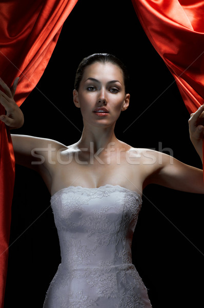 [[stock_photo]]: Belle · fille · derrière · beauté · nuit · théâtre · sombre