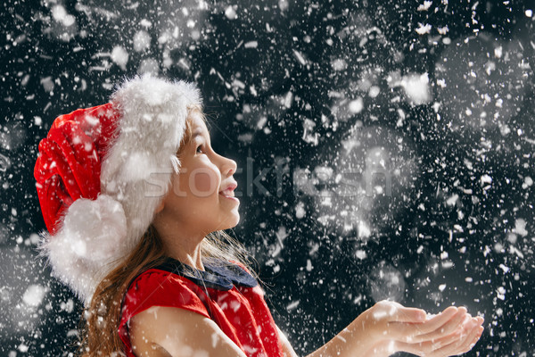 [[stock_photo]]: Petite · fille · flocons · de · neige · Noël · miracle · heureux · mains