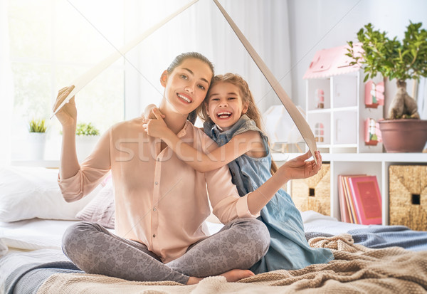 Stock foto: Gehäuse · jungen · Familie · Mutter · Kind · Mädchen