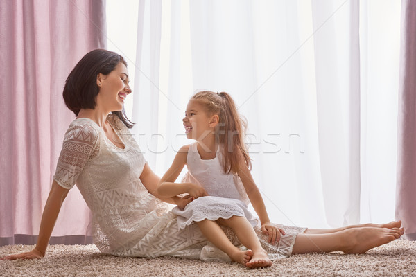 Mutlu seven aile anne kız çocuk Stok fotoğraf © choreograph