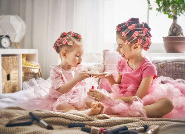 Nővérek haj szórakozás boldog gyermekkor kettő Stock fotó © choreograph