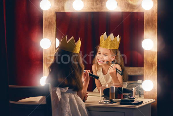 Aranyos kicsi színésznő gyermek lány hercegnő Stock fotó © choreograph