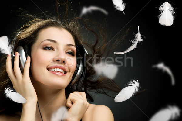 Fată Căşti negru păr tehnologie distracţie Imagine de stoc © choreograph