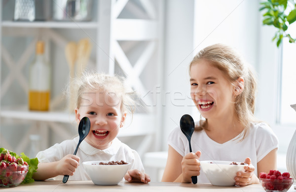 Stock foto: Kinder · Frühstück · zwei · Kinder · Essen · Getreide