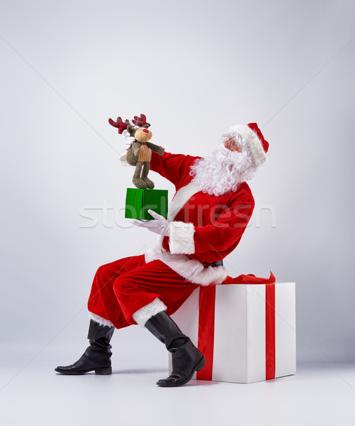 Mikulás portré karácsony ajándék doboz tél Stock fotó © choreograph