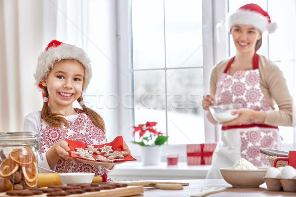 Zdjęcia stock: Gotowania · christmas · herbatniki · matka · córka · kobieta