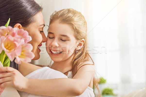 Foto stock: Hija · mamá · nino · flores · tulipanes