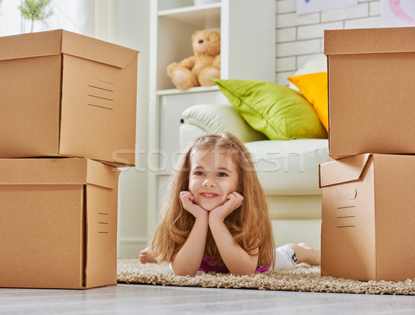 Stockfoto: Nieuw · huis · verplaatsen · glimlach · gelukkig · kind · home