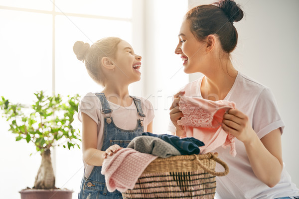 Stok fotoğraf: Aile · çamaşırhane · ev · güzel · genç · kadın · çocuk