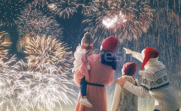 Foto d'archivio: Famiglia · guardare · fuochi · d'artificio · capodanno · vacanze · genitori