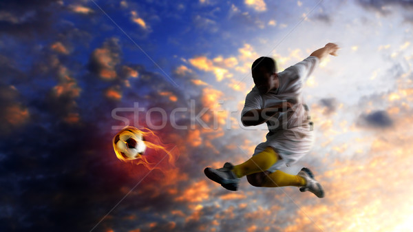 Сток-фото: футболист · мяча · футбола · подготовки · человек