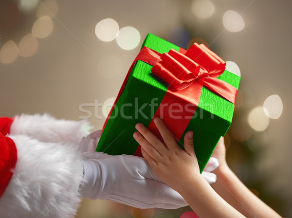 Stock foto: Vorliegenden · Kind · Weihnachten · Geschenk · glücklich