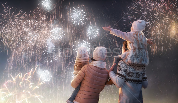 Stock foto: Familie · beobachten · Feuerwerk · Neujahr · Urlaub · glückliche · Familie