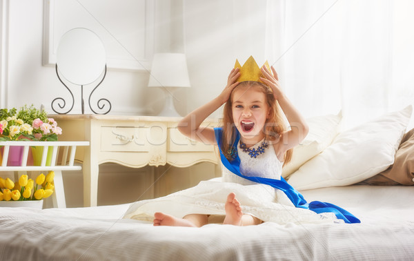 Királynő arany korona aranyos kislány hercegnő Stock fotó © choreograph