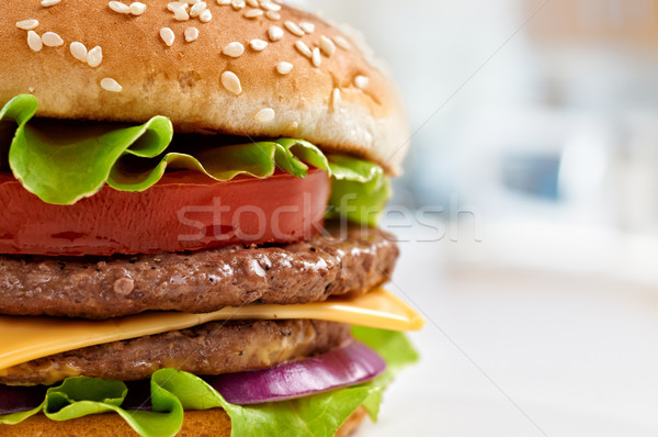 Burger savoureux alimentaire fromages dîner Photo stock © choreograph