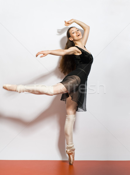 Modernes jeunes Nice fille danse sport [[stock_photo]] © choreograph