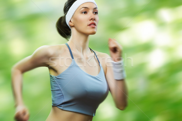 Fată sportiv natură femeie alerga pregătire Imagine de stoc © choreograph