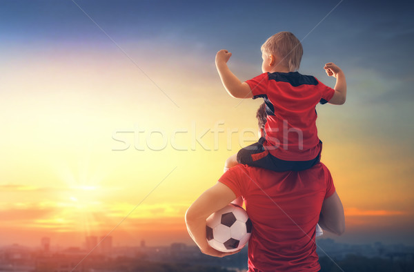 Menino homem jogar futebol bonitinho pequeno Foto stock © choreograph