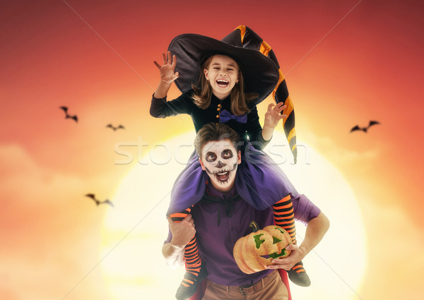 Familie vieren halloween gelukkig gezin jonge vader Stockfoto © choreograph