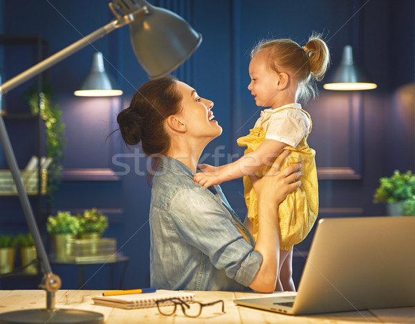 Stock foto: Mutter · Kleinkind · arbeiten · jungen · Kind · Computer