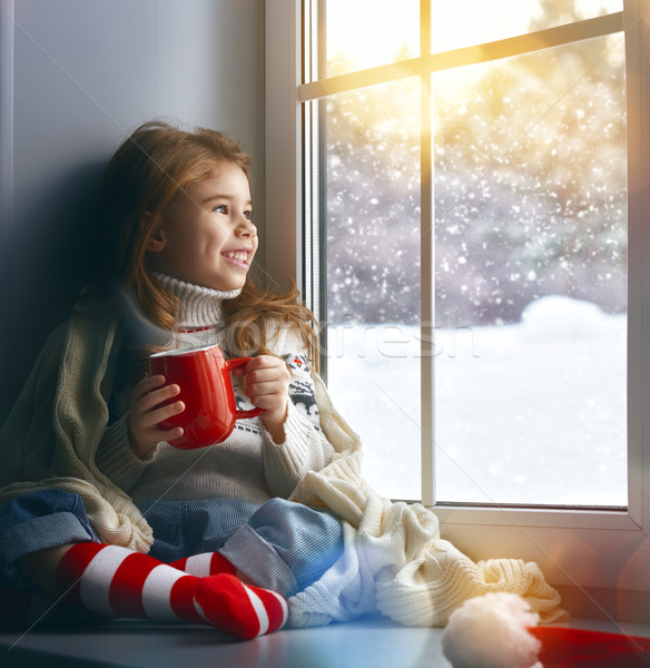 девочку сидят окна Кубок горячий напиток глядя Сток-фото © choreograph