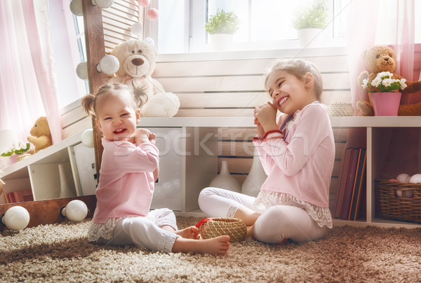 Foto stock: Crianças · jogar · juntos · bonitinho · pequeno · feliz