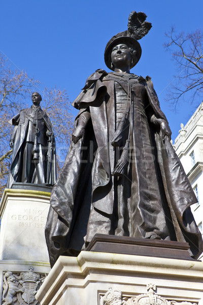Statue of Queen Mother Elizabeth and King George IV Stock photo © chrisdorney