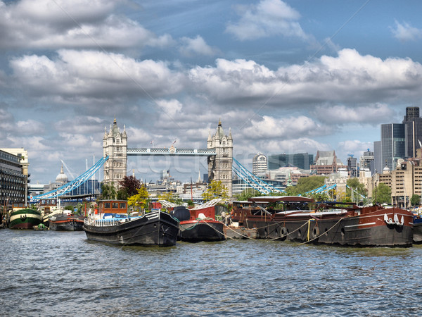 Tower Bridge London Fluss Thames groß dynamische Stock foto © claudiodivizia
