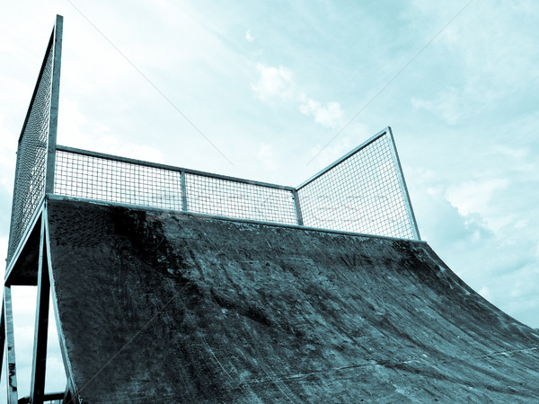 Skate rampa grunge punto vista cielo azul Foto stock © claudiodivizia
