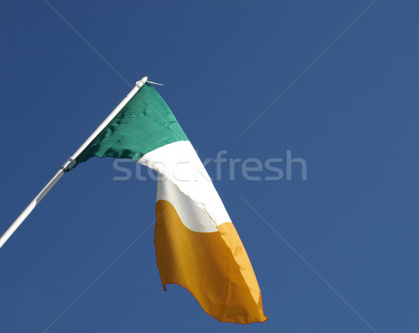 Irish Flagge blauer Himmel Stock foto © claudiodivizia