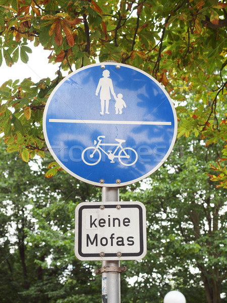 Voetganger teken verkeersbord fiets weg Stockfoto © claudiodivizia