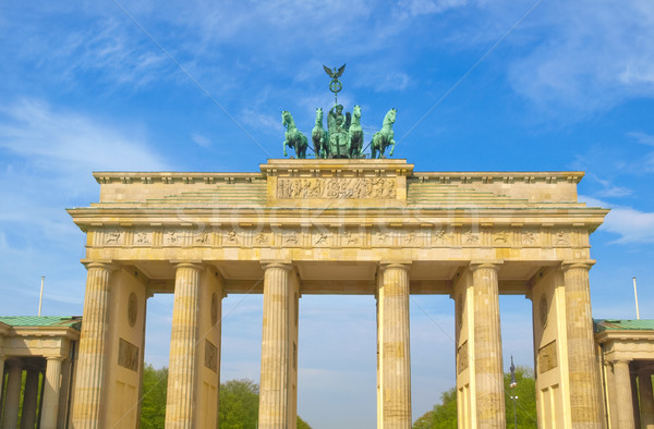 Berlin Brandenburgi kapu híres tájékozódási pont Németország építkezés Stock fotó © claudiodivizia