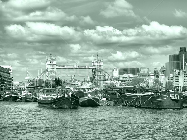 Tower Bridge Londra fiume thames alto dinamica Foto d'archivio © claudiodivizia