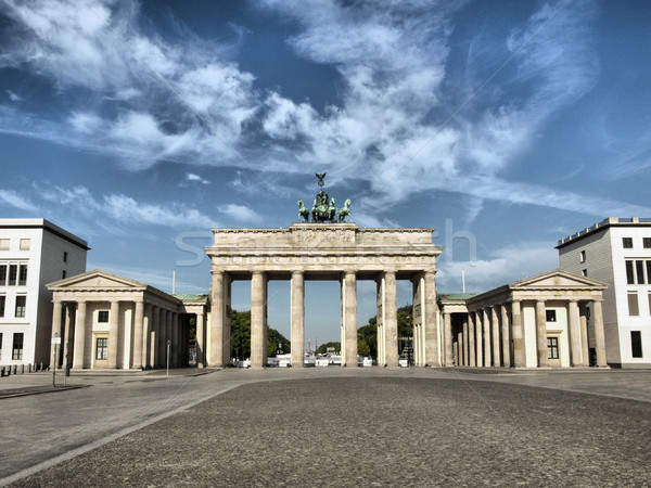 Berlin Brandenburgi kapu híres tájékozódási pont Németország magas Stock fotó © claudiodivizia