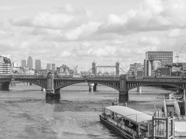 Rivier theems Londen panoramisch zwart wit Stockfoto © claudiodivizia
