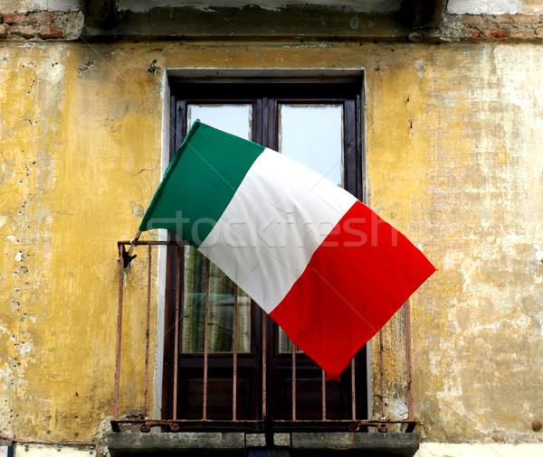 итальянский флаг старые балкона Гранж стены флаг Сток-фото © claudiodivizia