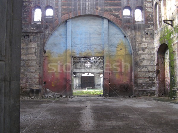 Abandonat fabrică ruine industrial arheologie muncă Imagine de stoc © claudiodivizia