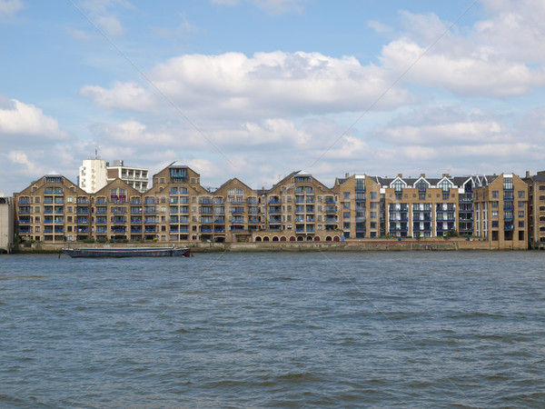 Londra râu tamisa construcţie orizont arhitectură Imagine de stoc © claudiodivizia
