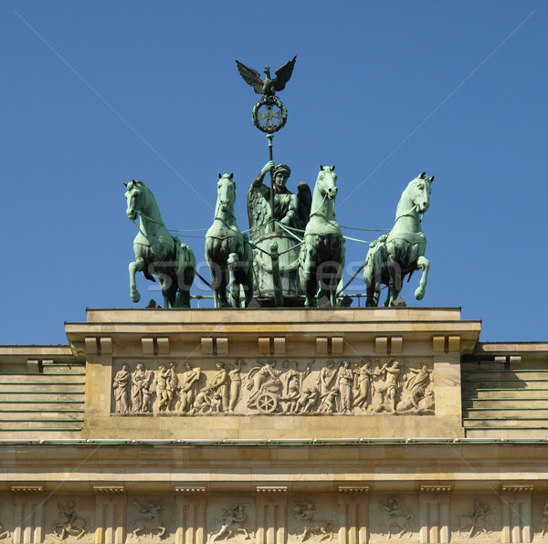 Berlin Brandenburgi kapu híres tájékozódási pont Németország építkezés Stock fotó © claudiodivizia