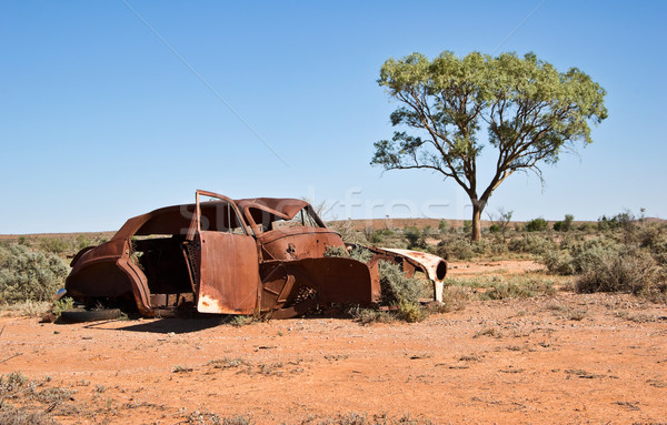 Stary samochód pustyni obraz z dala samochodu Zdjęcia stock © clearviewstock