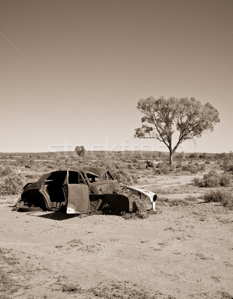 Oude auto woestijn groot afbeelding weg vuil Stockfoto © clearviewstock