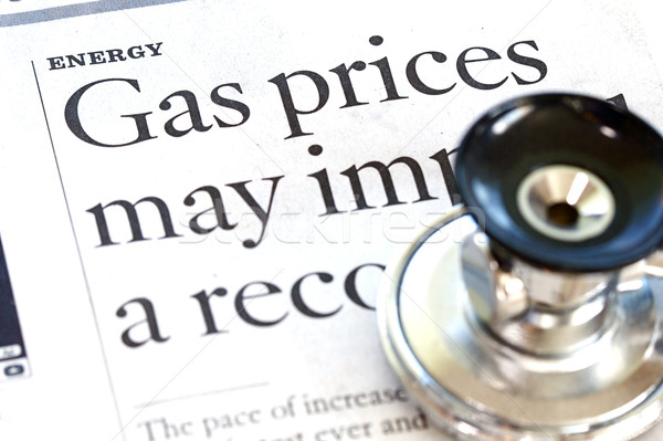 Energía alto precio gasolina noticias salud Foto stock © cmcderm1