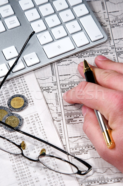 Business financieren grafieken werken computer hand Stockfoto © cmcderm1