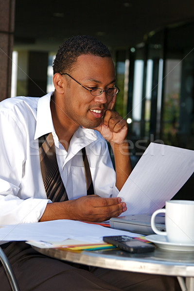 Affaires café jeunes ordinateur extérieur sourire [[stock_photo]] © cmcderm1