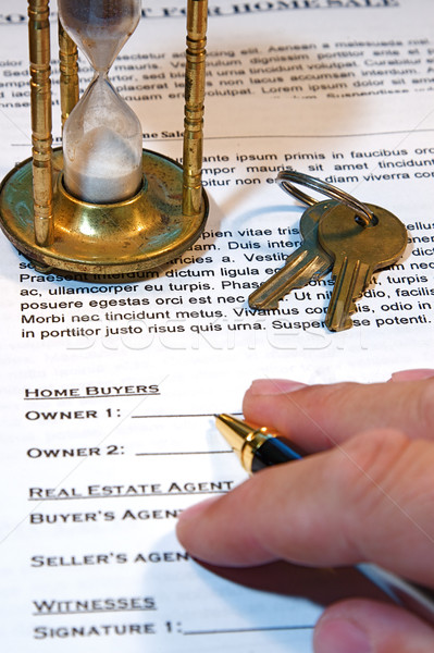 Szerződés otthon vásár új otthon hamisítvány szöveg Stock fotó © cmcderm1