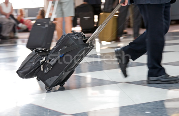 Aeropuerto aerolínea pasajeros prisa vuelos equipaje Foto stock © cmcderm1