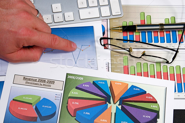 Business Charts Geschäftsstrategie Graphen Hand Tastatur Stock foto © cmcderm1