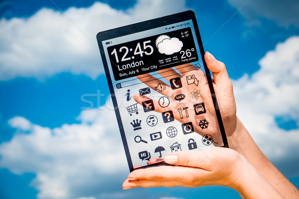 Tabletta átlátszó képernyő emberi kezek kirakat Stock fotó © cookelma