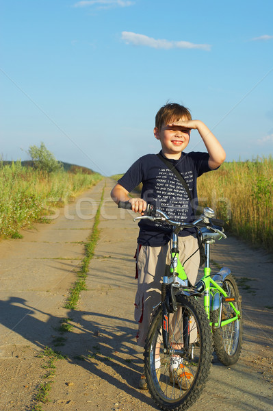 Jongen weg fiets lang hemel natuur Stockfoto © cookelma