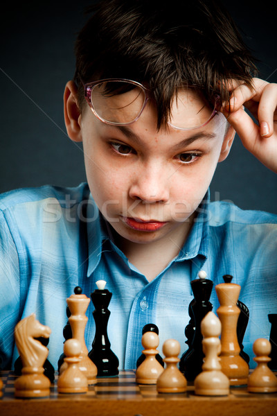 Joacă şah tocilar negru gândire învăţare Imagine de stoc © cookelma